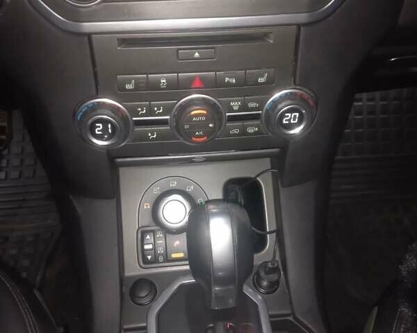 Серый Ленд Ровер Дискавери, объемом двигателя 3 л и пробегом 225 тыс. км за 17500 $, фото 16 на Automoto.ua