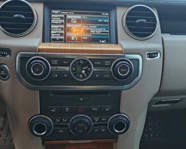 Сірий Ленд Ровер Діскавері, об'ємом двигуна 2.99 л та пробігом 177 тис. км за 26500 $, фото 12 на Automoto.ua