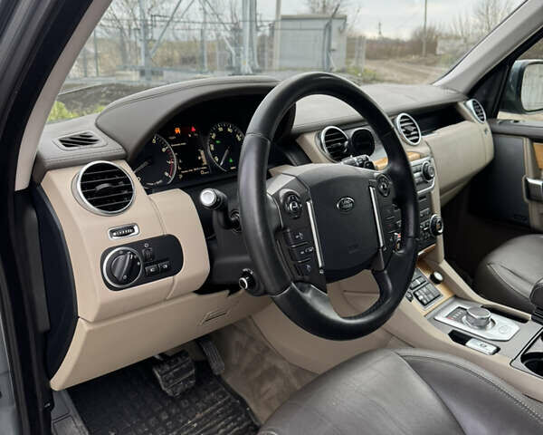 Серый Ленд Ровер Дискавери, объемом двигателя 3 л и пробегом 186 тыс. км за 19000 $, фото 13 на Automoto.ua