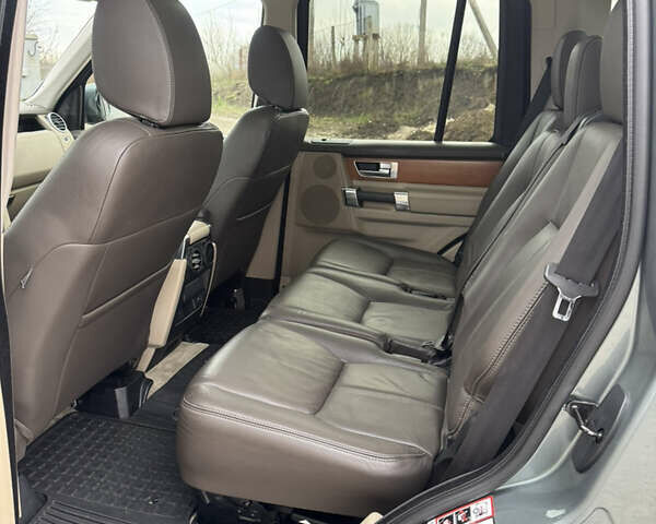 Серый Ленд Ровер Дискавери, объемом двигателя 3 л и пробегом 186 тыс. км за 19000 $, фото 29 на Automoto.ua