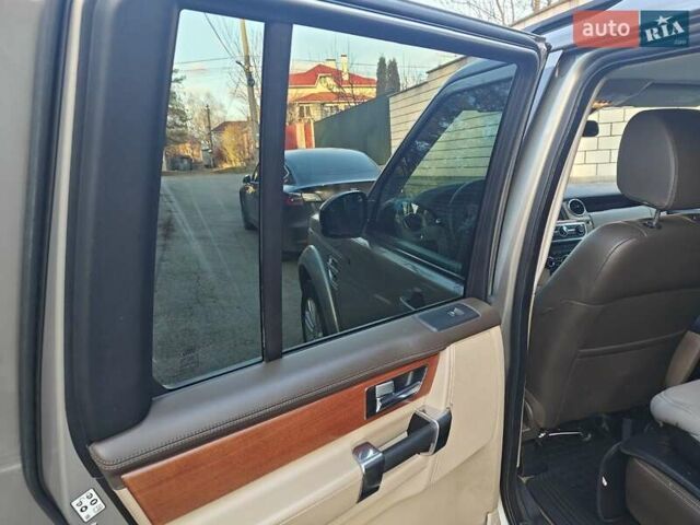 Сірий Ленд Ровер Діскавері, об'ємом двигуна 2.99 л та пробігом 177 тис. км за 26500 $, фото 17 на Automoto.ua