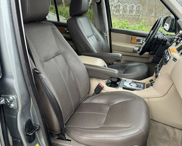 Серый Ленд Ровер Дискавери, объемом двигателя 3 л и пробегом 186 тыс. км за 19000 $, фото 26 на Automoto.ua