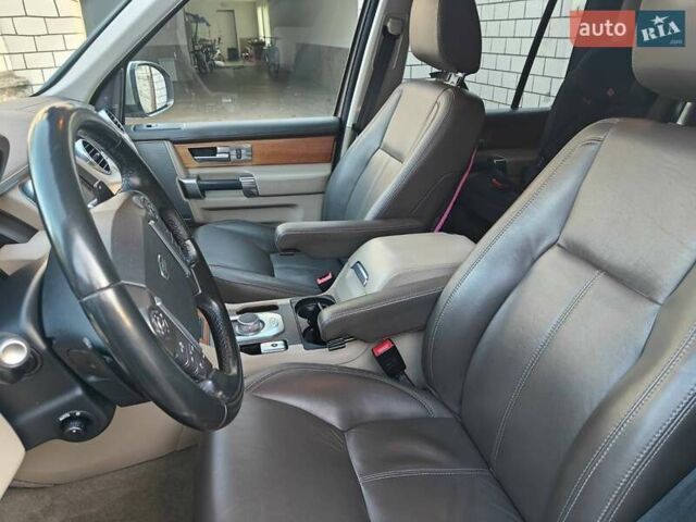 Сірий Ленд Ровер Діскавері, об'ємом двигуна 2.99 л та пробігом 177 тис. км за 26500 $, фото 16 на Automoto.ua