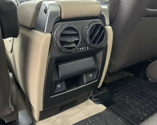 Серый Ленд Ровер Дискавери, объемом двигателя 3 л и пробегом 186 тыс. км за 19000 $, фото 30 на Automoto.ua