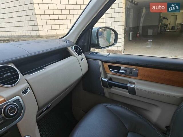 Сірий Ленд Ровер Діскавері, об'ємом двигуна 2.99 л та пробігом 177 тис. км за 26500 $, фото 14 на Automoto.ua