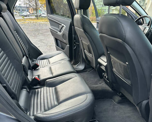 Сірий Ленд Ровер Діскавері, об'ємом двигуна 2 л та пробігом 157 тис. км за 16800 $, фото 17 на Automoto.ua