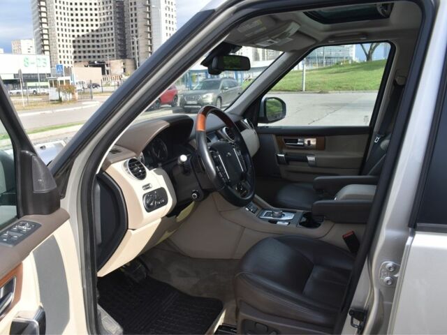 Серый Ленд Ровер Дискавери, объемом двигателя 3 л и пробегом 123 тыс. км за 19900 $, фото 2 на Automoto.ua