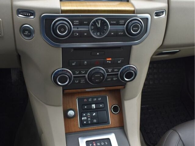 Серый Ленд Ровер Дискавери, объемом двигателя 3 л и пробегом 123 тыс. км за 19900 $, фото 7 на Automoto.ua