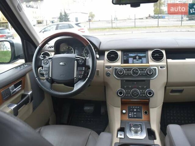 Сірий Ленд Ровер Діскавері, об'ємом двигуна 3 л та пробігом 124 тис. км за 18500 $, фото 4 на Automoto.ua