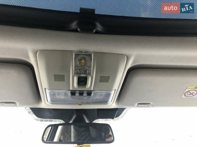 Серый Ленд Ровер Дискавери, объемом двигателя 2.99 л и пробегом 252 тыс. км за 25525 $, фото 26 на Automoto.ua