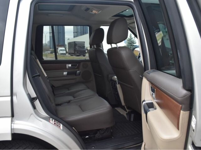 Серый Ленд Ровер Дискавери, объемом двигателя 3 л и пробегом 123 тыс. км за 19900 $, фото 12 на Automoto.ua