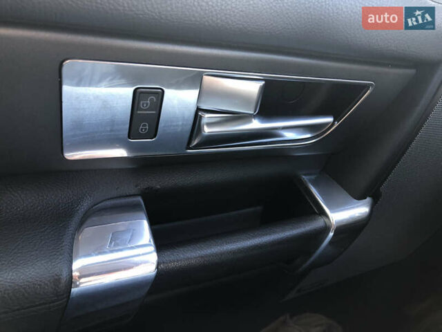 Серый Ленд Ровер Дискавери, объемом двигателя 2.99 л и пробегом 252 тыс. км за 25525 $, фото 24 на Automoto.ua