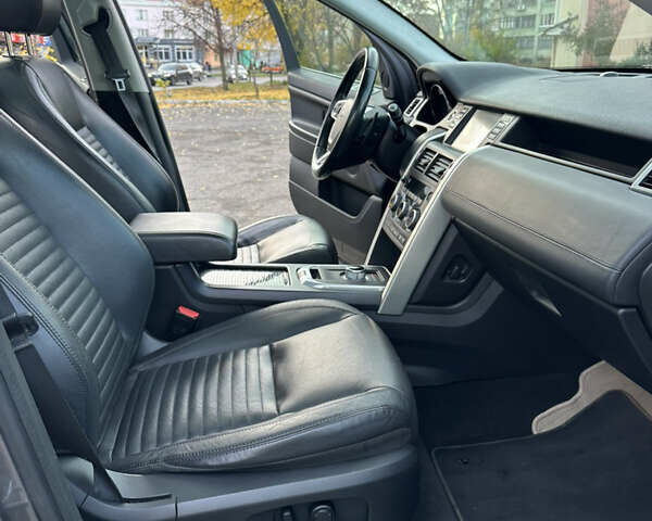 Сірий Ленд Ровер Діскавері, об'ємом двигуна 2 л та пробігом 157 тис. км за 16800 $, фото 18 на Automoto.ua