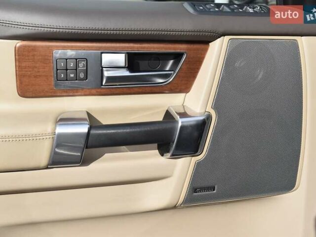 Сірий Ленд Ровер Діскавері, об'ємом двигуна 3 л та пробігом 124 тис. км за 18500 $, фото 3 на Automoto.ua