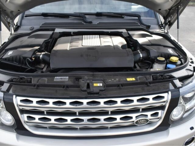 Серый Ленд Ровер Дискавери, объемом двигателя 3 л и пробегом 123 тыс. км за 19900 $, фото 18 на Automoto.ua