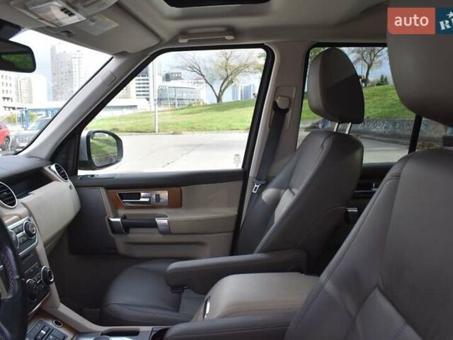 Сірий Ленд Ровер Діскавері, об'ємом двигуна 3 л та пробігом 124 тис. км за 18500 $, фото 10 на Automoto.ua