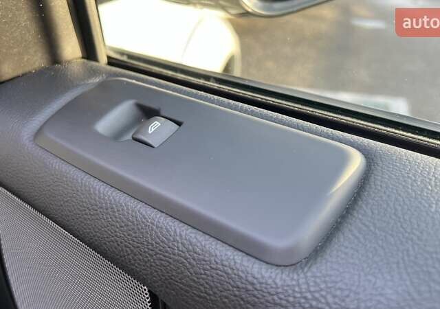 Ленд Ровер Дискавери 2016 в Киеве на Automoto.ua Серый Ленд Ровер Дискавери, объемом двигателя 3 л и пробегом 144 тыс. км за 23500 $, фото 50 на Automoto.ua