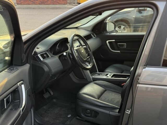 Сірий Ленд Ровер Діскавері, об'ємом двигуна 2 л та пробігом 133 тис. км за 18500 $, фото 8 на Automoto.ua