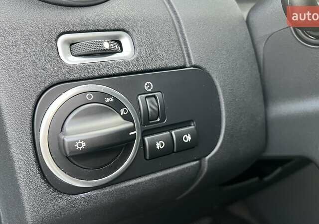 Ленд Ровер Дискавери 2016 в Киеве на Automoto.ua Серый Ленд Ровер Дискавери, объемом двигателя 3 л и пробегом 144 тыс. км за 23500 $, фото 53 на Automoto.ua