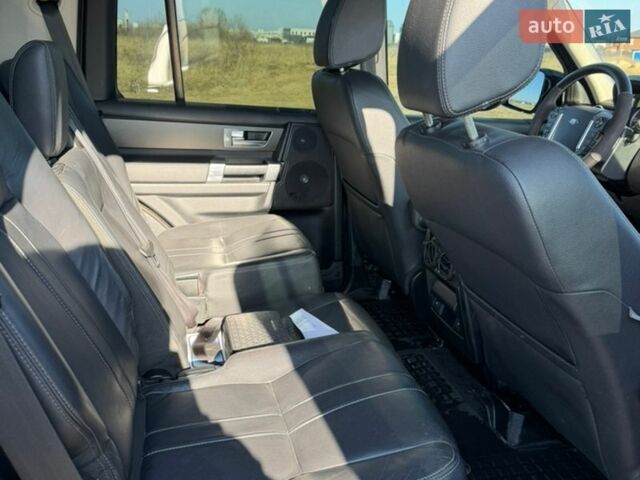 Сірий Ленд Ровер Діскавері, об'ємом двигуна 3 л та пробігом 275 тис. км за 25500 $, фото 7 на Automoto.ua