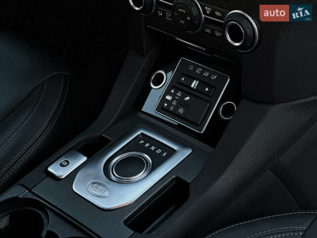 Ленд Ровер Дискавери 2016 в Костополе на Automoto.ua Серый Ленд Ровер Дискавери, объемом двигателя 3 л и пробегом 212 тыс. км за 23800 $, фото 12 на Automoto.ua