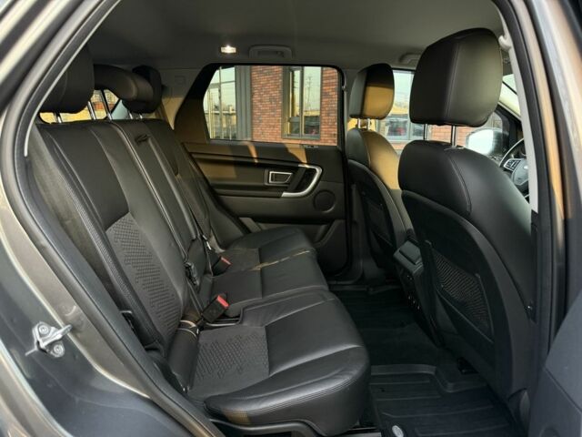 Сірий Ленд Ровер Діскавері, об'ємом двигуна 2 л та пробігом 133 тис. км за 18500 $, фото 11 на Automoto.ua