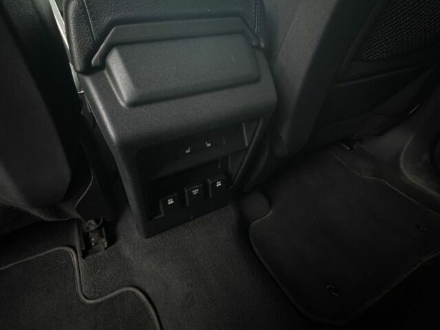 Серый Ленд Ровер Дискавери, объемом двигателя 2 л и пробегом 178 тыс. км за 15150 $, фото 19 на Automoto.ua