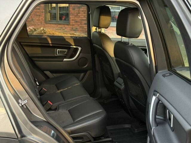 Сірий Ленд Ровер Діскавері, об'ємом двигуна 2 л та пробігом 133 тис. км за 18500 $, фото 12 на Automoto.ua