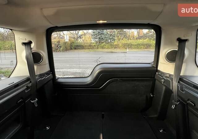 Ленд Ровер Дискавери 2016 в Киеве на Automoto.ua Серый Ленд Ровер Дискавери, объемом двигателя 3 л и пробегом 144 тыс. км за 23500 $, фото 59 на Automoto.ua