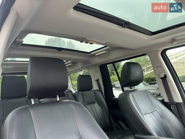 Серый Ленд Ровер Дискавери, объемом двигателя 3 л и пробегом 143 тыс. км за 16000 $, фото 12 на Automoto.ua