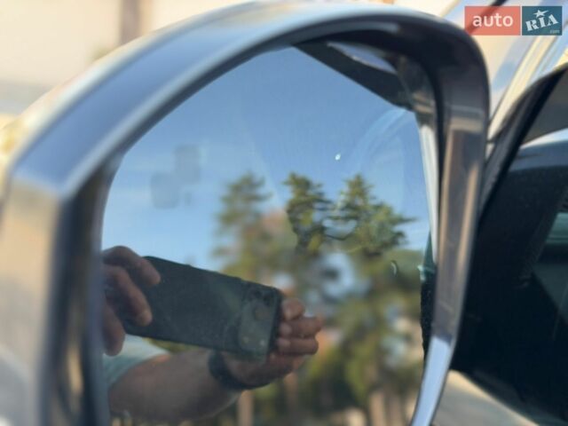 Сірий Ленд Ровер Діскавері, об'ємом двигуна 2.99 л та пробігом 136 тис. км за 21500 $, фото 17 на Automoto.ua