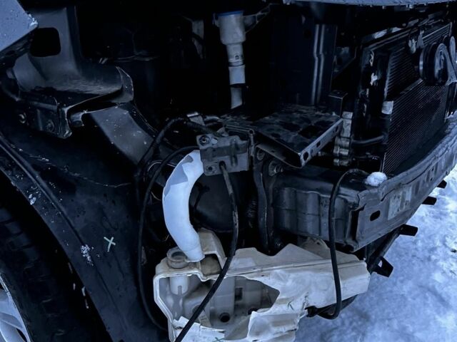 Сірий Ленд Ровер Діскавері, об'ємом двигуна 2 л та пробігом 185 тис. км за 12500 $, фото 6 на Automoto.ua