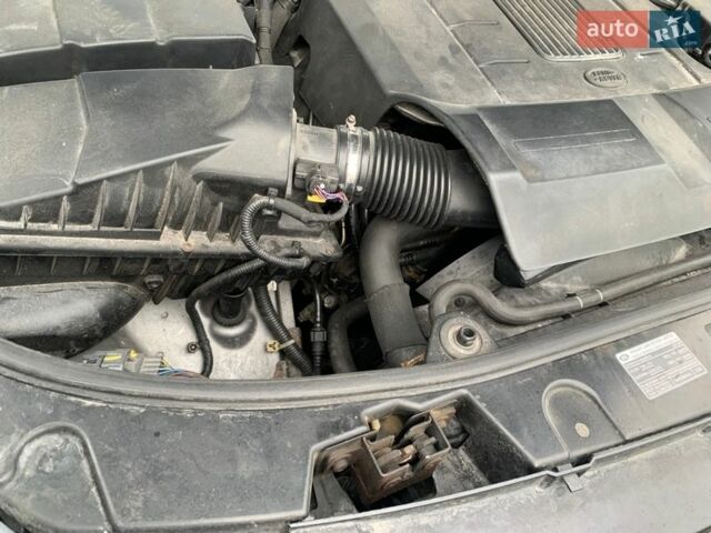 Сірий Ленд Ровер Діскавері, об'ємом двигуна 3 л та пробігом 184 тис. км за 17900 $, фото 25 на Automoto.ua