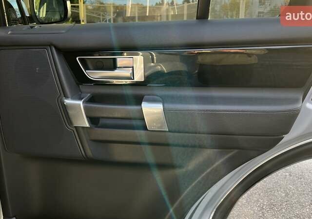 Ленд Ровер Дискавери 2016 в Киеве на Automoto.ua Серый Ленд Ровер Дискавери, объемом двигателя 3 л и пробегом 144 тыс. км за 23500 $, фото 51 на Automoto.ua