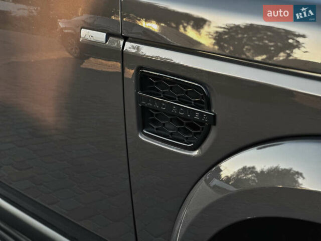 Ленд Ровер Дискавери 2016 в Костополе на Automoto.ua Серый Ленд Ровер Дискавери, объемом двигателя 3 л и пробегом 212 тыс. км за 23800 $, фото 5 на Automoto.ua