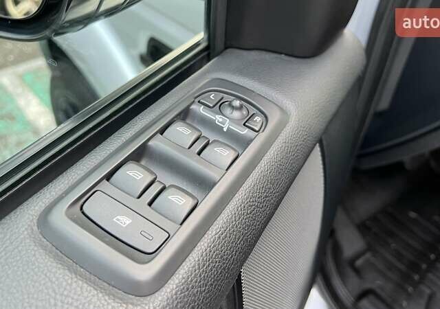 Ленд Ровер Дискавери 2016 в Киеве на Automoto.ua Серый Ленд Ровер Дискавери, объемом двигателя 3 л и пробегом 144 тыс. км за 23500 $, фото 44 на Automoto.ua