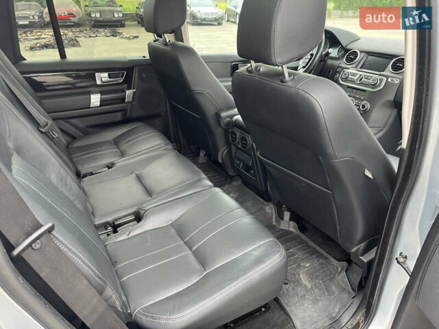 Серый Ленд Ровер Дискавери, объемом двигателя 3 л и пробегом 143 тыс. км за 16000 $, фото 15 на Automoto.ua