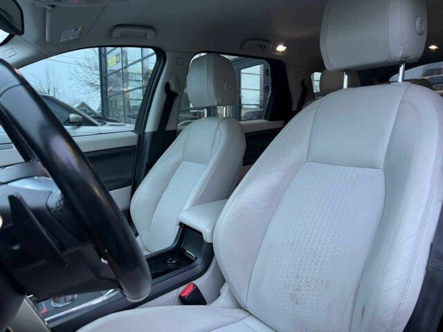 Сірий Ленд Ровер Діскавері, об'ємом двигуна 2 л та пробігом 143 тис. км за 15990 $, фото 8 на Automoto.ua