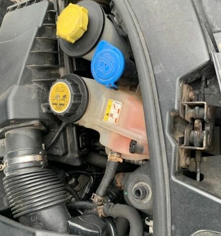 Сірий Ленд Ровер Діскавері, об'ємом двигуна 3 л та пробігом 184 тис. км за 17900 $, фото 24 на Automoto.ua