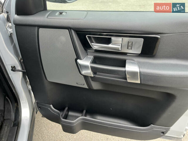 Серый Ленд Ровер Дискавери, объемом двигателя 3 л и пробегом 143 тыс. км за 16000 $, фото 11 на Automoto.ua