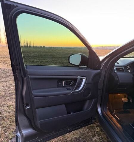 Сірий Ленд Ровер Діскавері, об'ємом двигуна 2 л та пробігом 126 тис. км за 23500 $, фото 16 на Automoto.ua