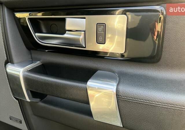 Ленд Ровер Дискавери 2016 в Киеве на Automoto.ua Серый Ленд Ровер Дискавери, объемом двигателя 3 л и пробегом 144 тыс. км за 23500 $, фото 49 на Automoto.ua