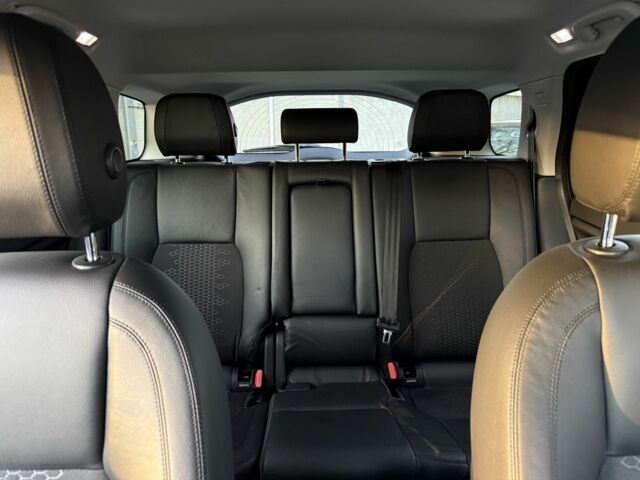 Сірий Ленд Ровер Діскавері, об'ємом двигуна 2 л та пробігом 133 тис. км за 18500 $, фото 16 на Automoto.ua