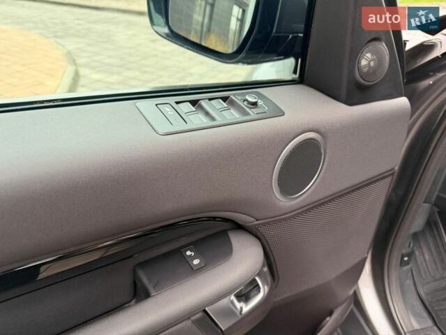 Серый Ленд Ровер Дискавери, объемом двигателя 3 л и пробегом 105 тыс. км за 29500 $, фото 14 на Automoto.ua