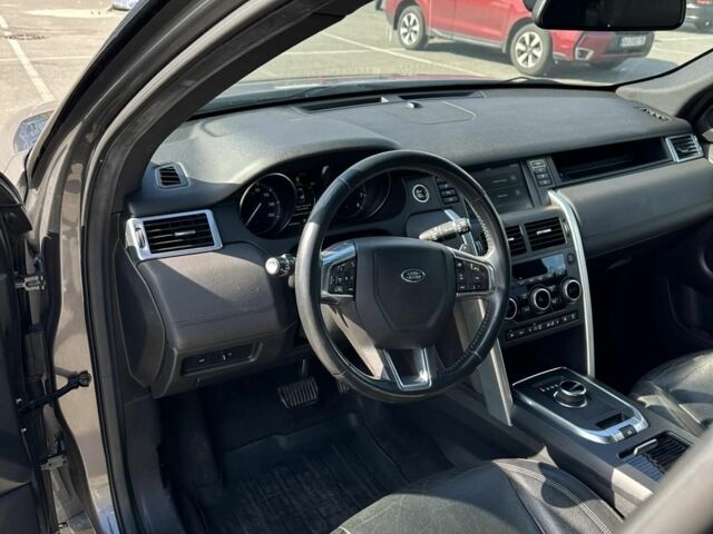 Сірий Ленд Ровер Діскавері, об'ємом двигуна 2 л та пробігом 156 тис. км за 20000 $, фото 6 на Automoto.ua