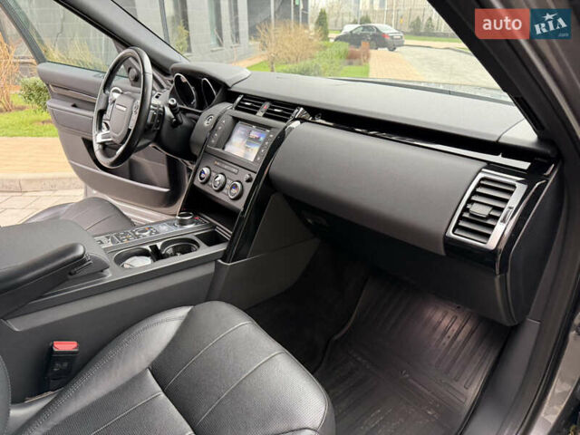 Серый Ленд Ровер Дискавери, объемом двигателя 3 л и пробегом 98 тыс. км за 29500 $, фото 24 на Automoto.ua