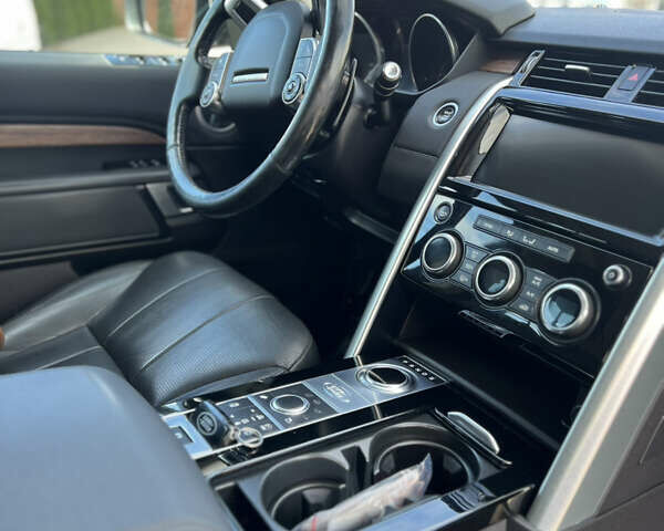 Сірий Ленд Ровер Діскавері, об'ємом двигуна 2.99 л та пробігом 140 тис. км за 28000 $, фото 95 на Automoto.ua