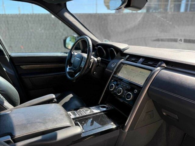 Серый Ленд Ровер Дискавери, объемом двигателя 3 л и пробегом 192 тыс. км за 23800 $, фото 6 на Automoto.ua