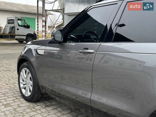 Сірий Ленд Ровер Діскавері, об'ємом двигуна 2 л та пробігом 93 тис. км за 28750 $, фото 34 на Automoto.ua
