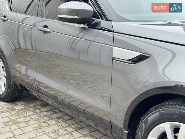 Сірий Ленд Ровер Діскавері, об'ємом двигуна 2 л та пробігом 93 тис. км за 28750 $, фото 24 на Automoto.ua